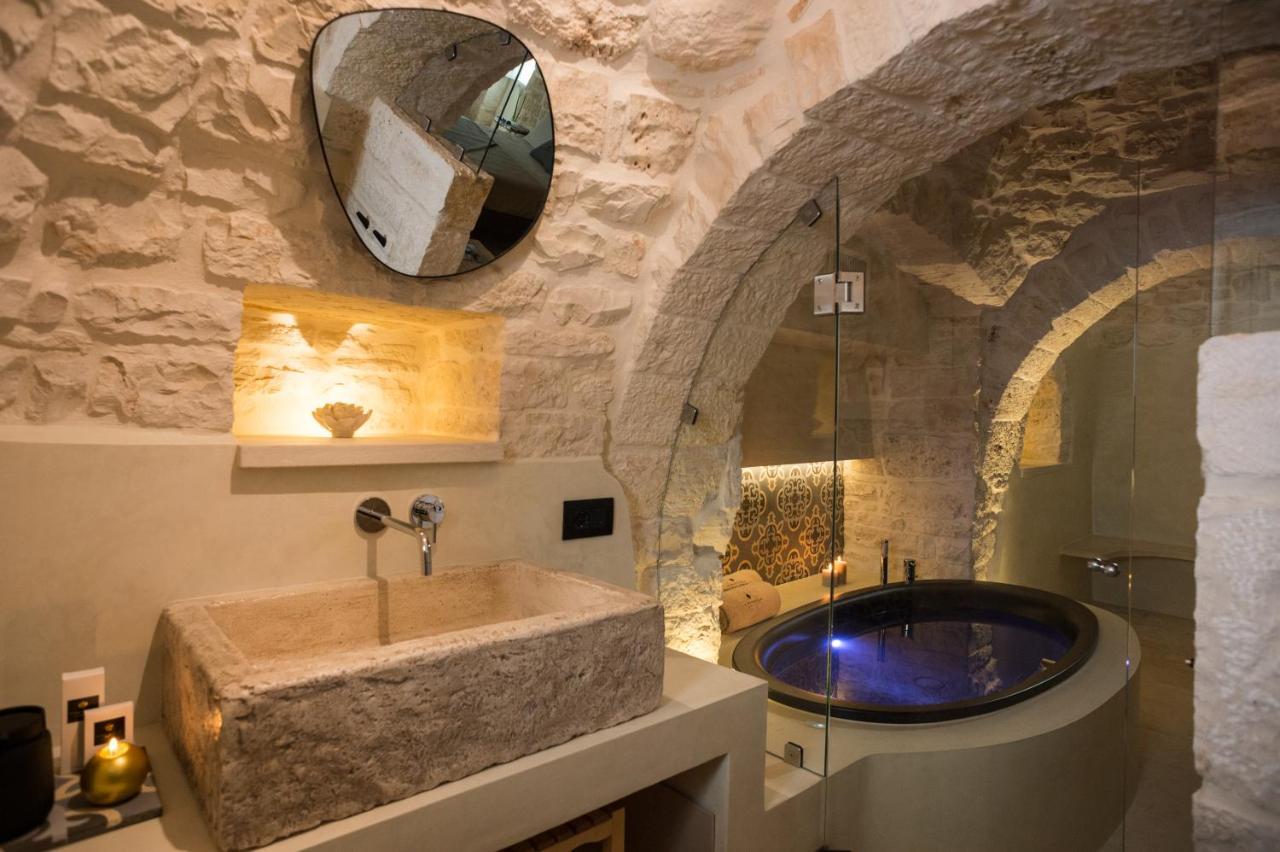La Mandorla Luxury Trullo Bed and Breakfast Alberobello Exteriör bild