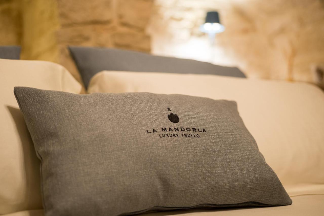 La Mandorla Luxury Trullo Bed and Breakfast Alberobello Exteriör bild