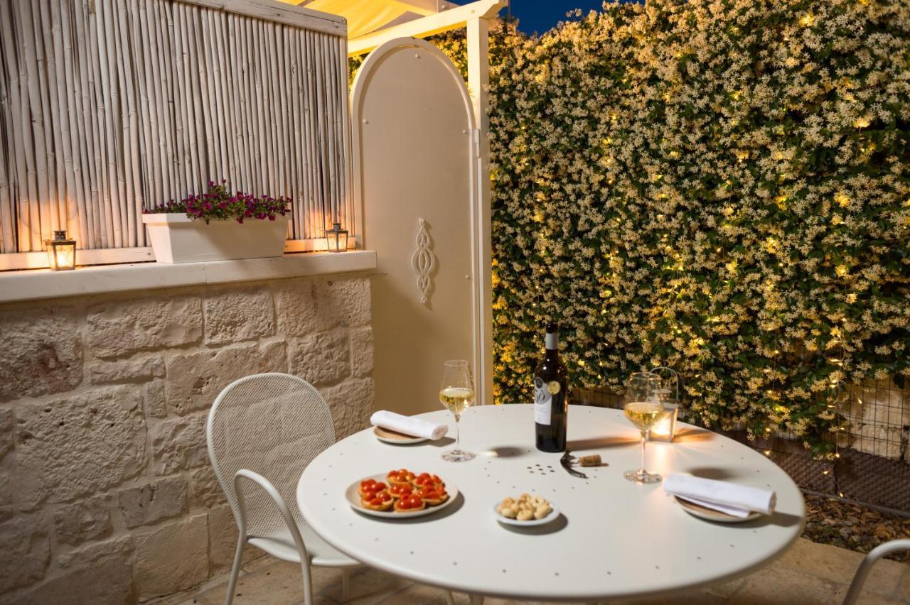 La Mandorla Luxury Trullo Bed and Breakfast Alberobello Exteriör bild