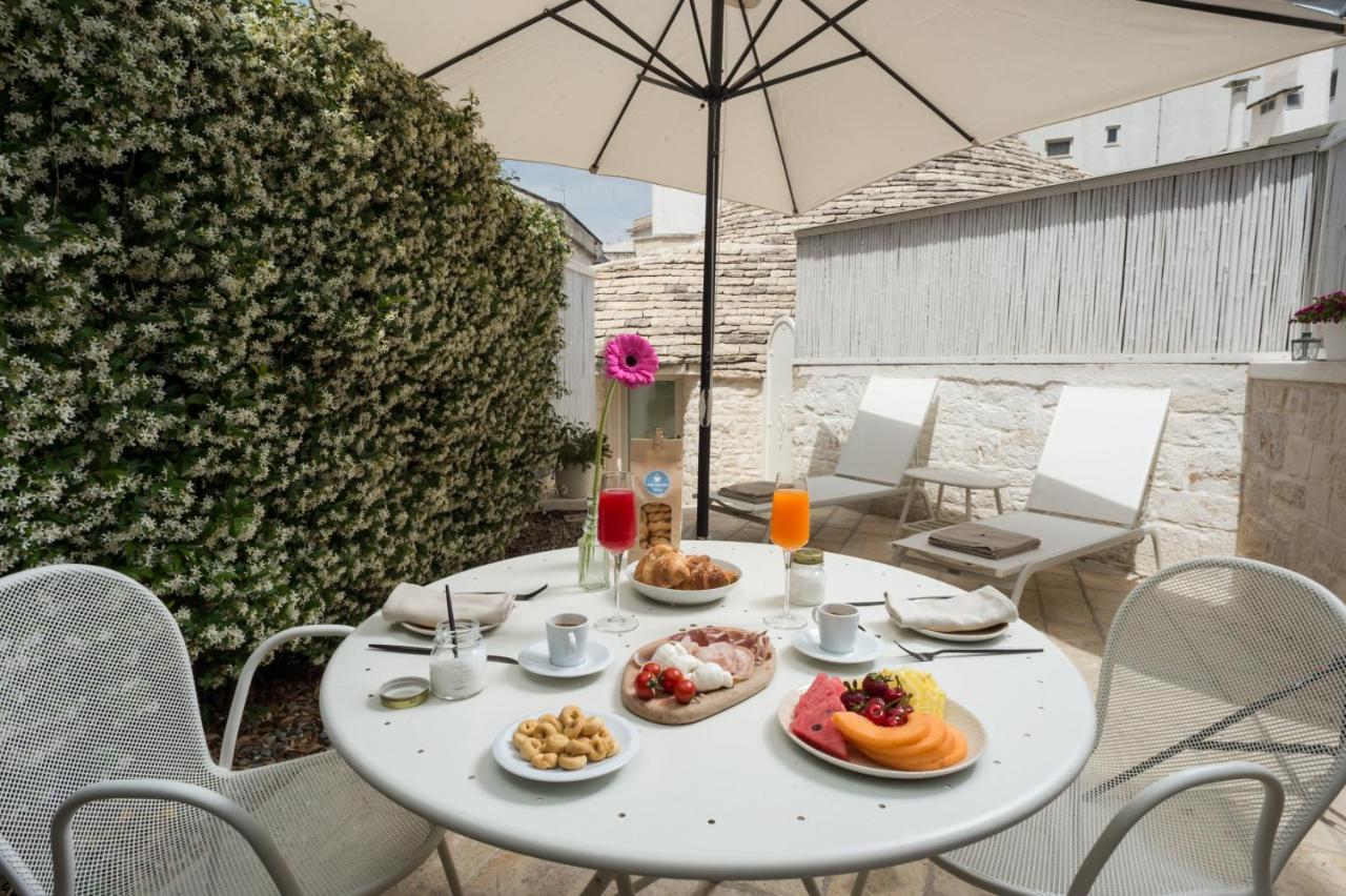La Mandorla Luxury Trullo Bed and Breakfast Alberobello Exteriör bild