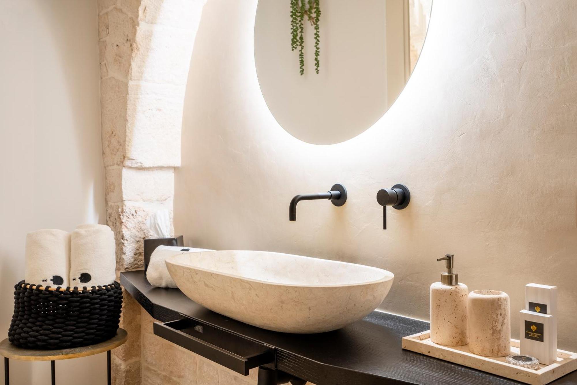 La Mandorla Luxury Trullo Bed and Breakfast Alberobello Exteriör bild