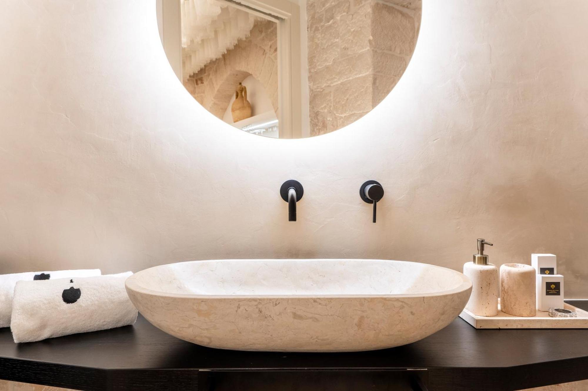 La Mandorla Luxury Trullo Bed and Breakfast Alberobello Exteriör bild